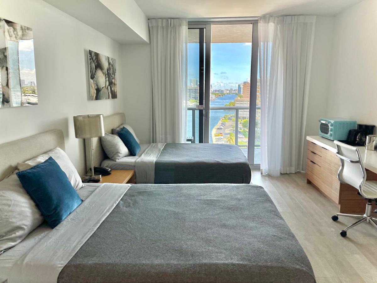 2BD 2BA Condo @Beachwalk Resort W/Pool Hallandale Beach Exterior foto
